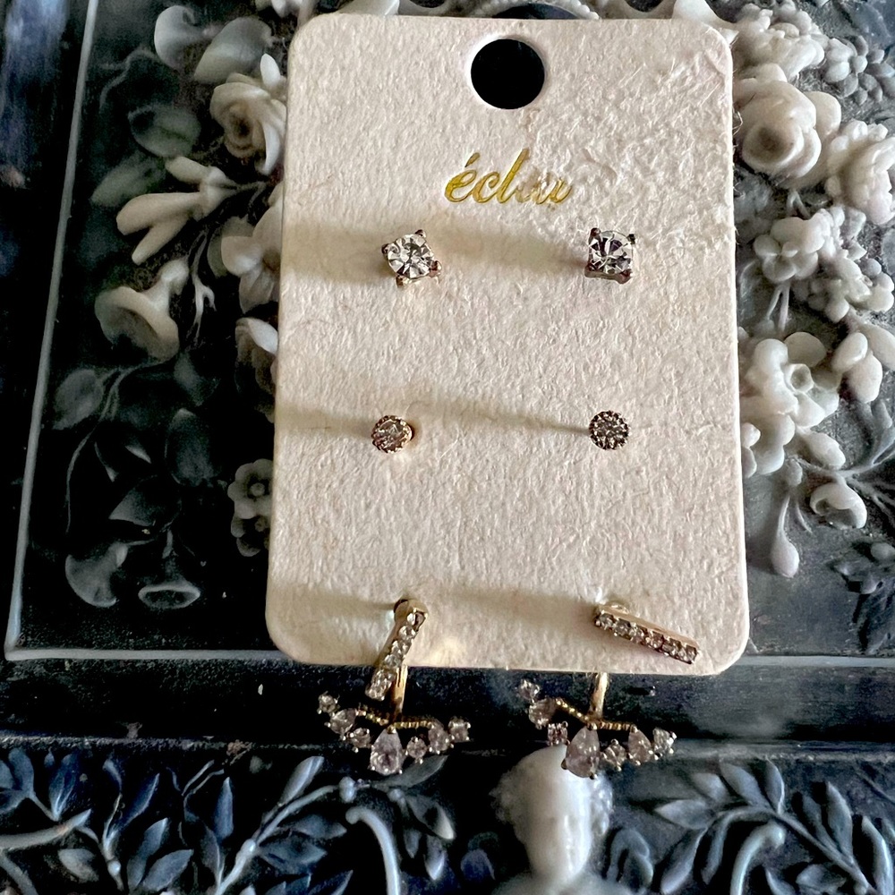 Pretty goldstone set free with purchase over $20.00.